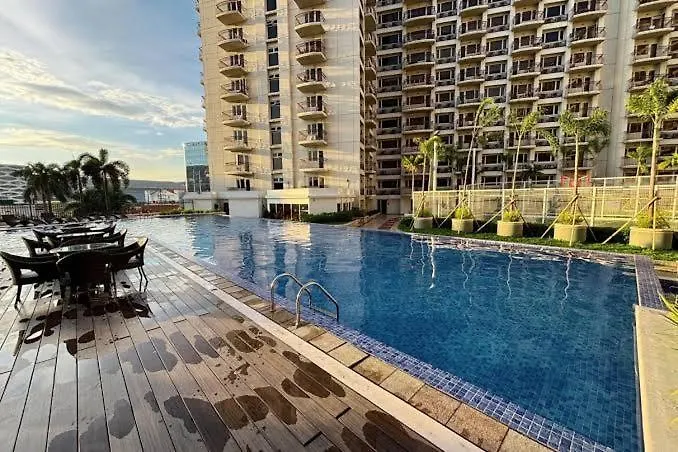 Apartment 1003 Staycation At Solemare Parksuites Tower B Near Dfa, Moa, Parqual Mall, Ayala Mall & Naia